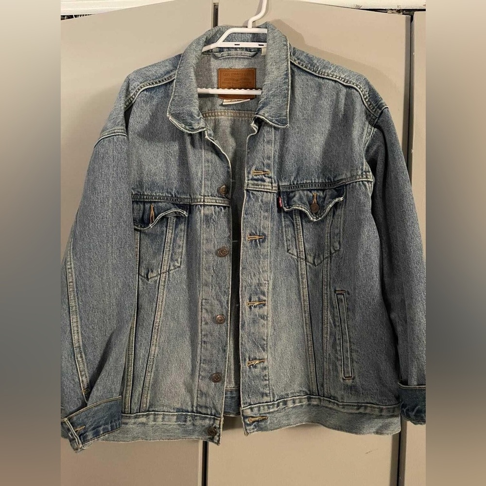 levi’s jean jacket